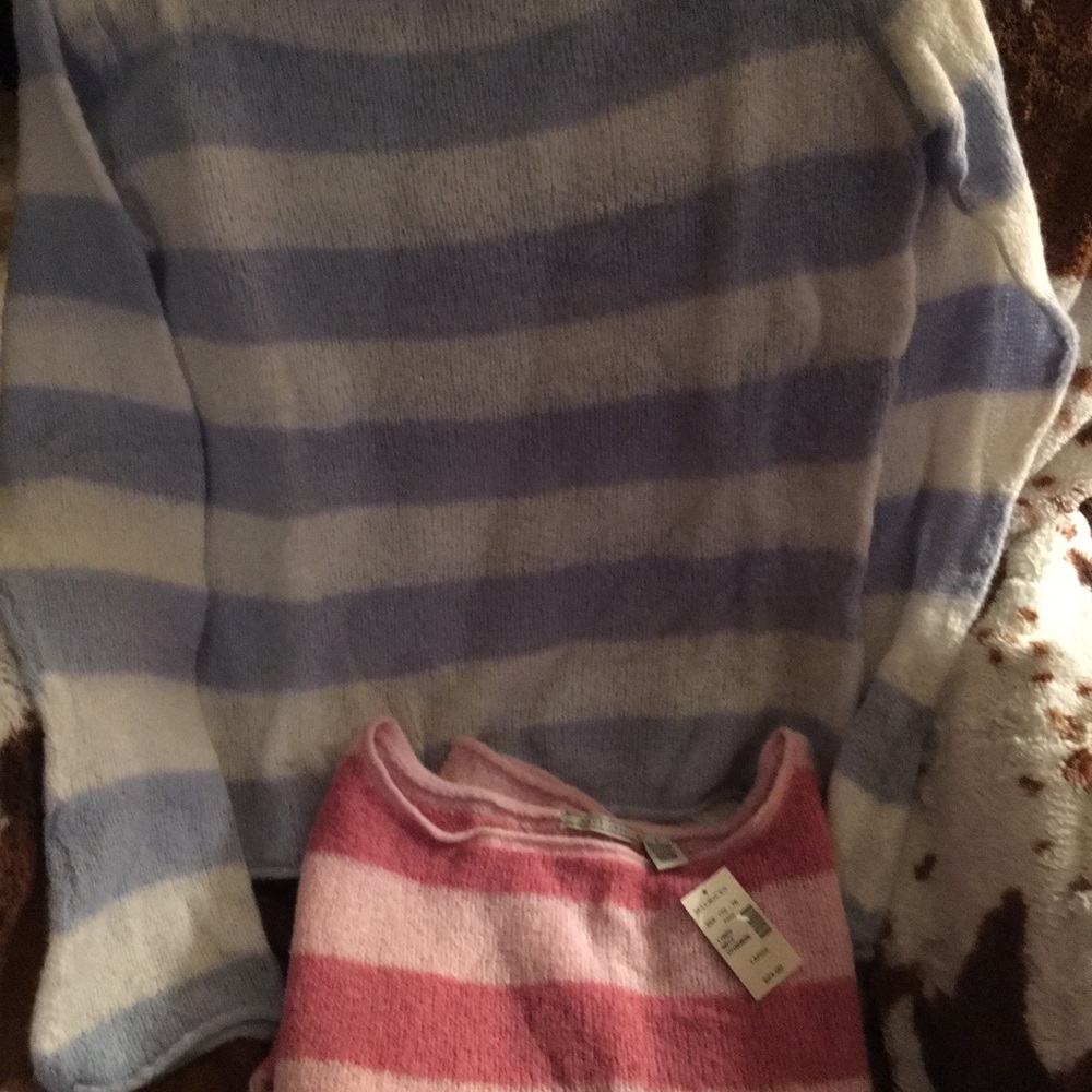 Maurice’s Sweater - Picture 2 of 5